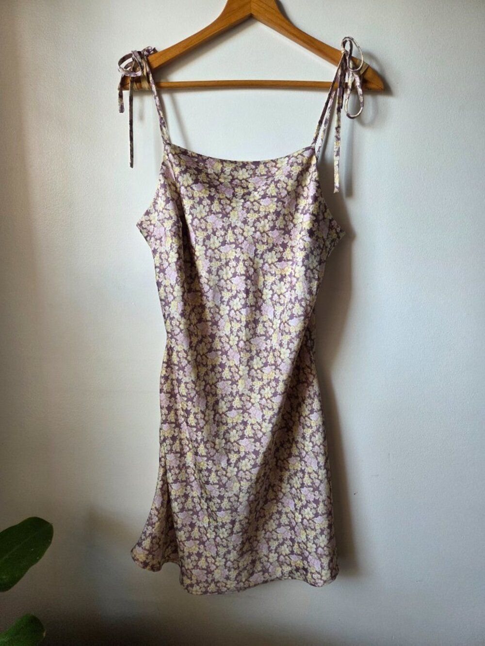 EUC LIKE NEW DRESS FORUM LA DITSY FLORAL SATIN TANK SLIP DRESS SIZE LARGE